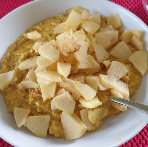 Porridge mit Äpfeln auf ayurvedisch